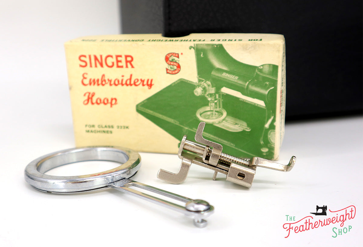 Singer Featherweight 222K Sewing Machine EL6858** - Fully Restored in Tiffany Blue