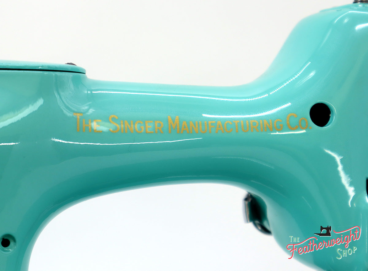 Singer Featherweight 222K Sewing Machine EL6858** - Fully Restored in Tiffany Blue