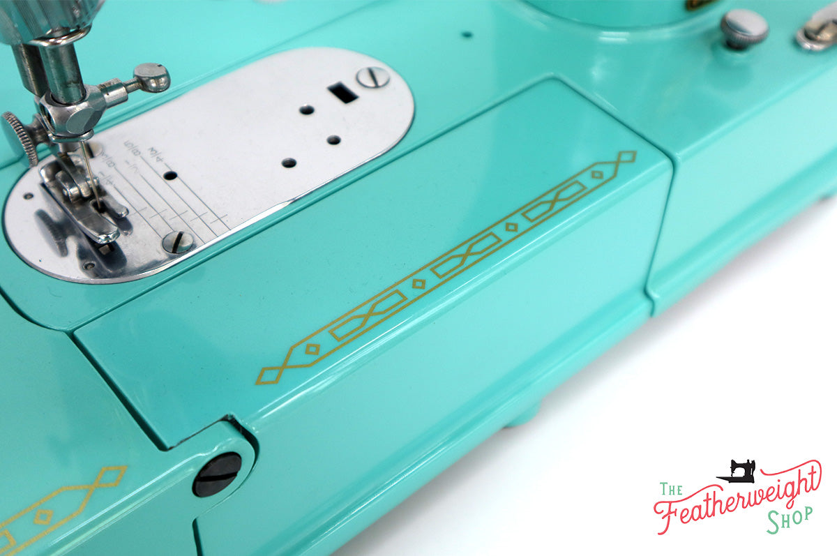 Singer Featherweight 222K Sewing Machine EL6858** - Fully Restored in Tiffany Blue