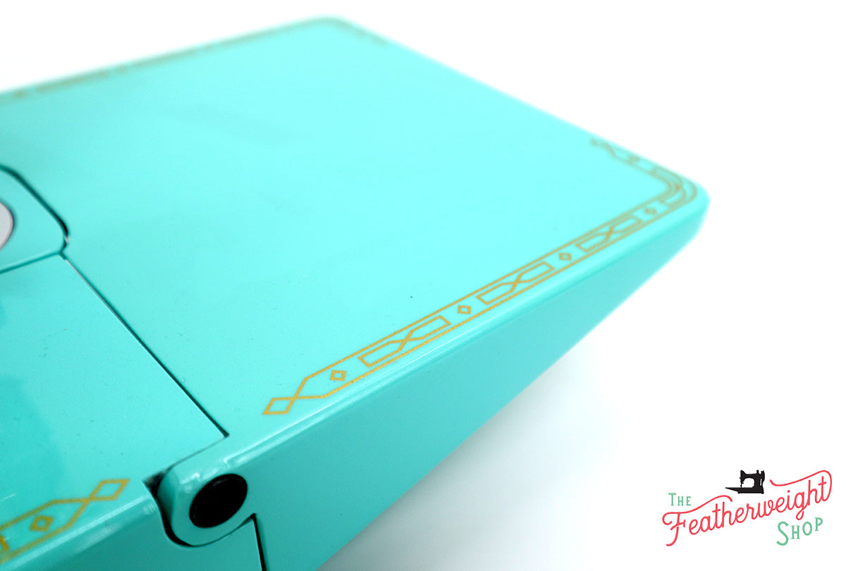 Singer Featherweight 222K Sewing Machine EL6858** - Fully Restored in Tiffany Blue