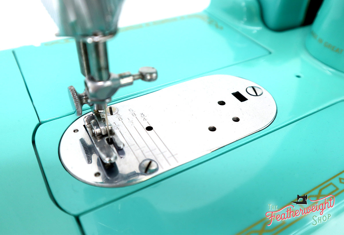 Singer Featherweight 222K Sewing Machine EL6858** - Fully Restored in Tiffany Blue