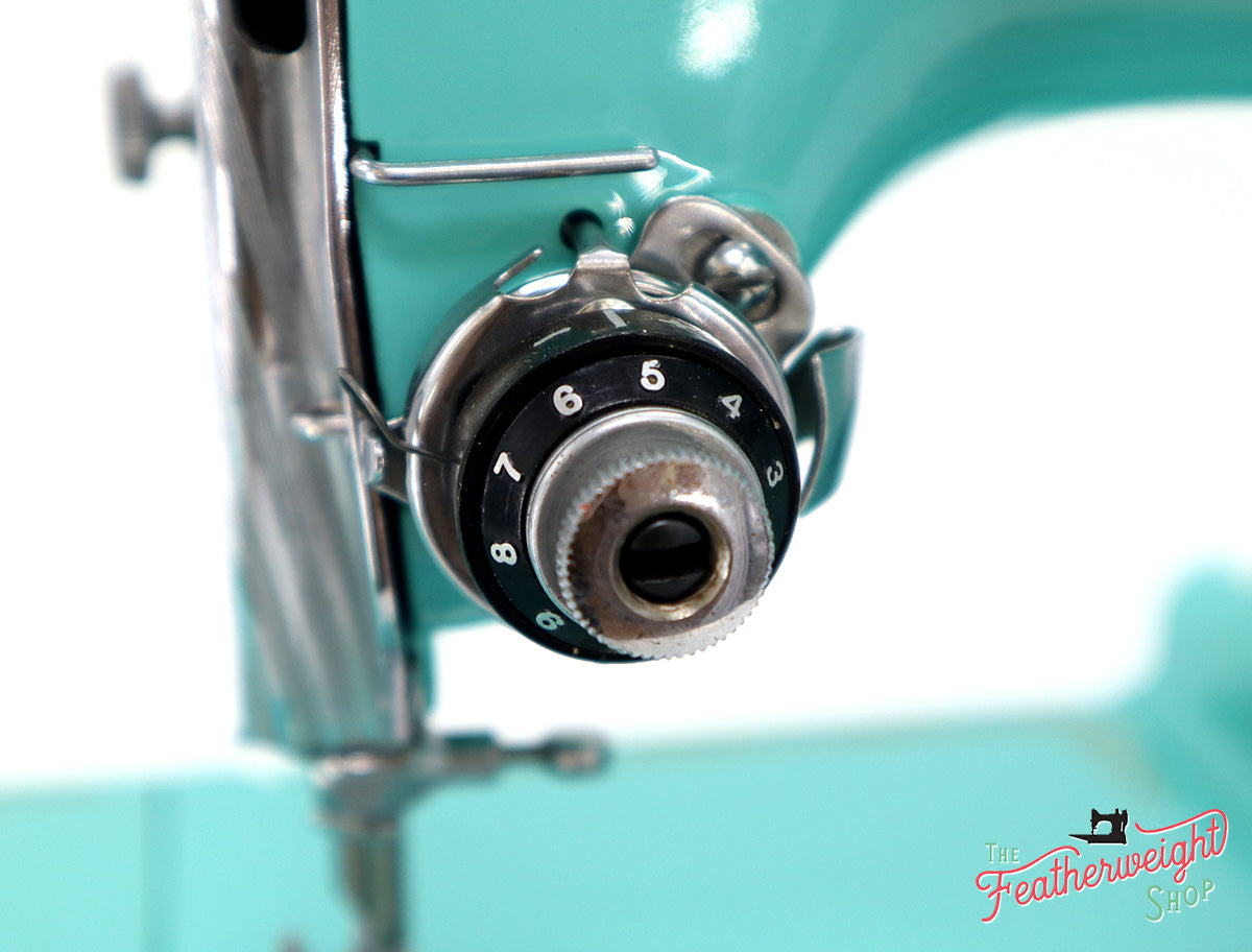 Singer Featherweight 222K Sewing Machine EL6858** - Fully Restored in Tiffany Blue