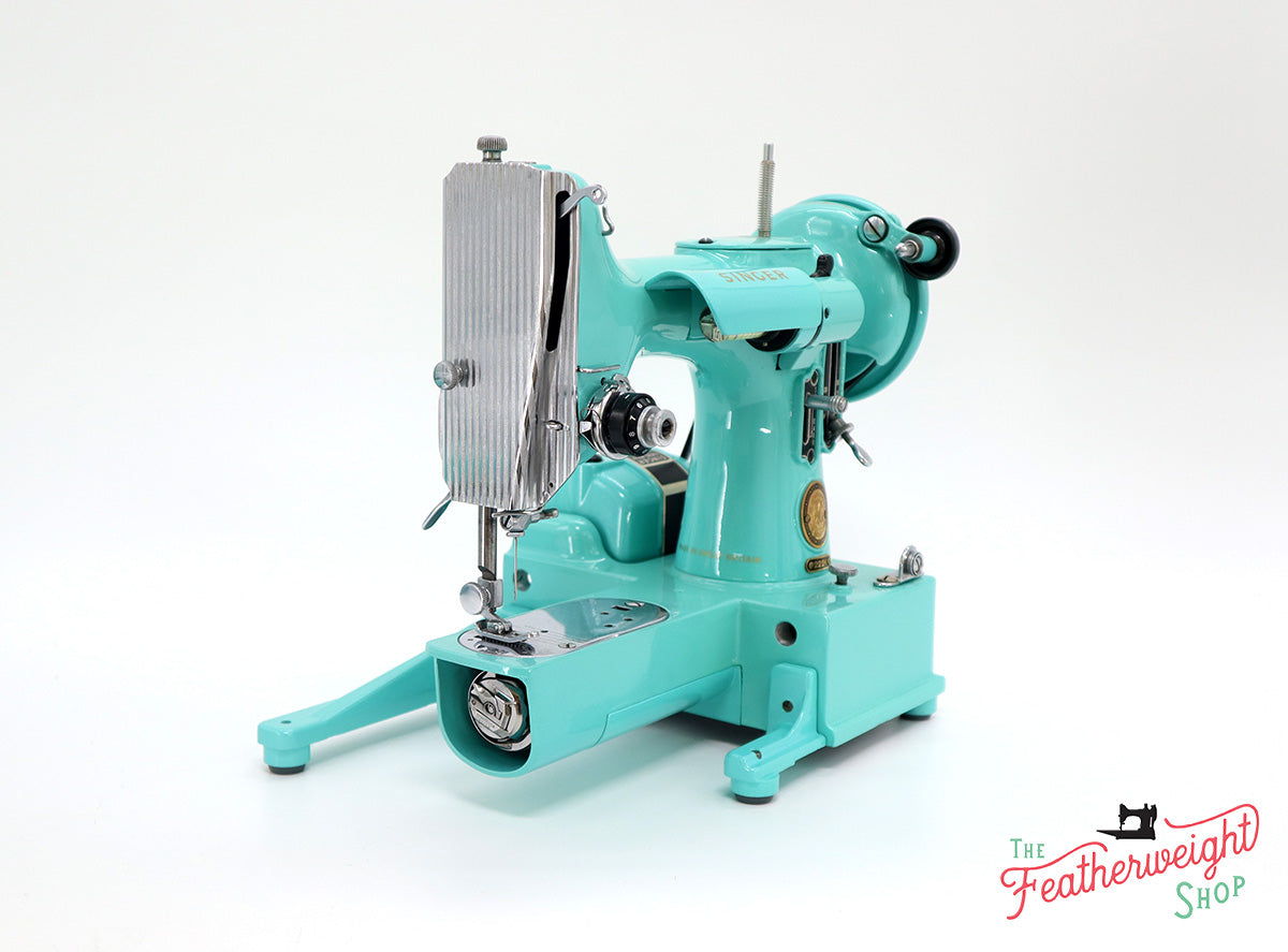 Singer Featherweight 222K Sewing Machine EL6858** - Fully Restored in Tiffany Blue