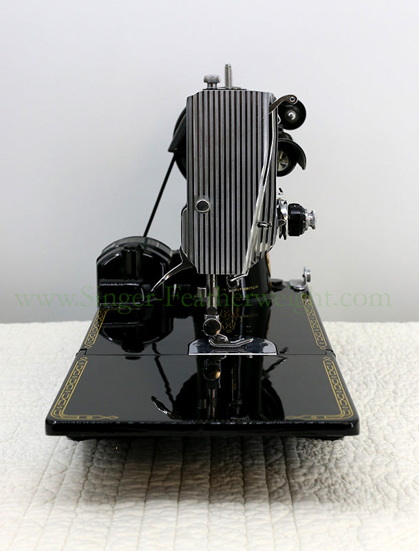 Singer Featherweight 221K Sewing Machine RED "S" ES170***