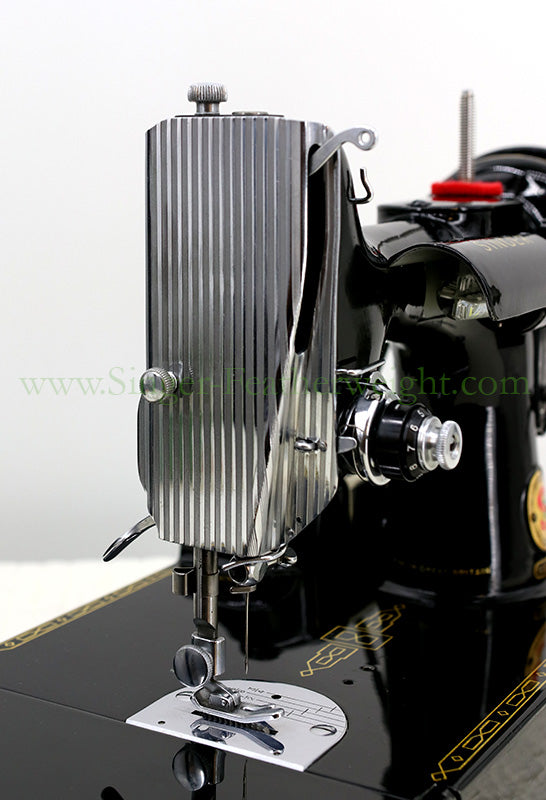 Singer Featherweight 221K Sewing Machine RED "S" ES170***