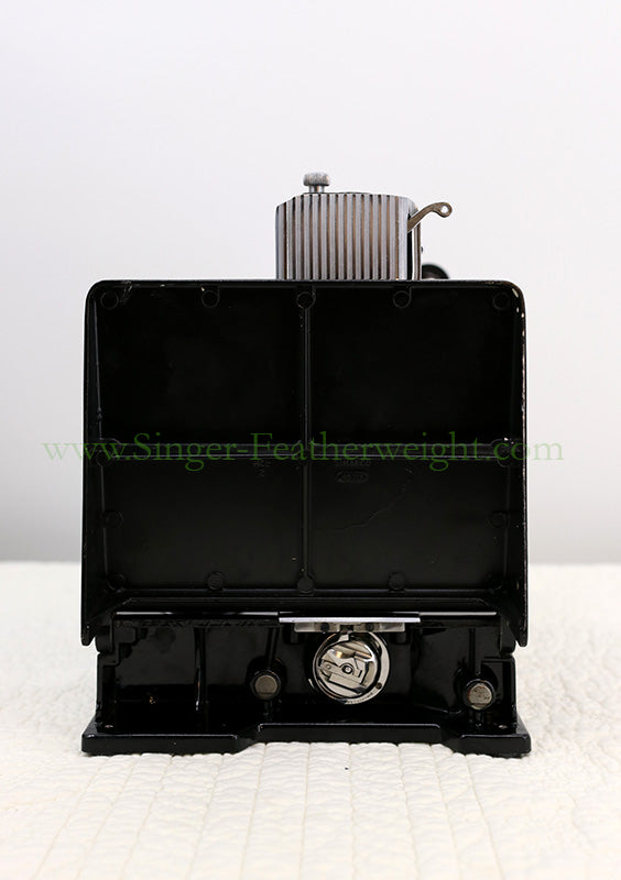 Singer Featherweight 221K Sewing Machine RED "S" ES170***
