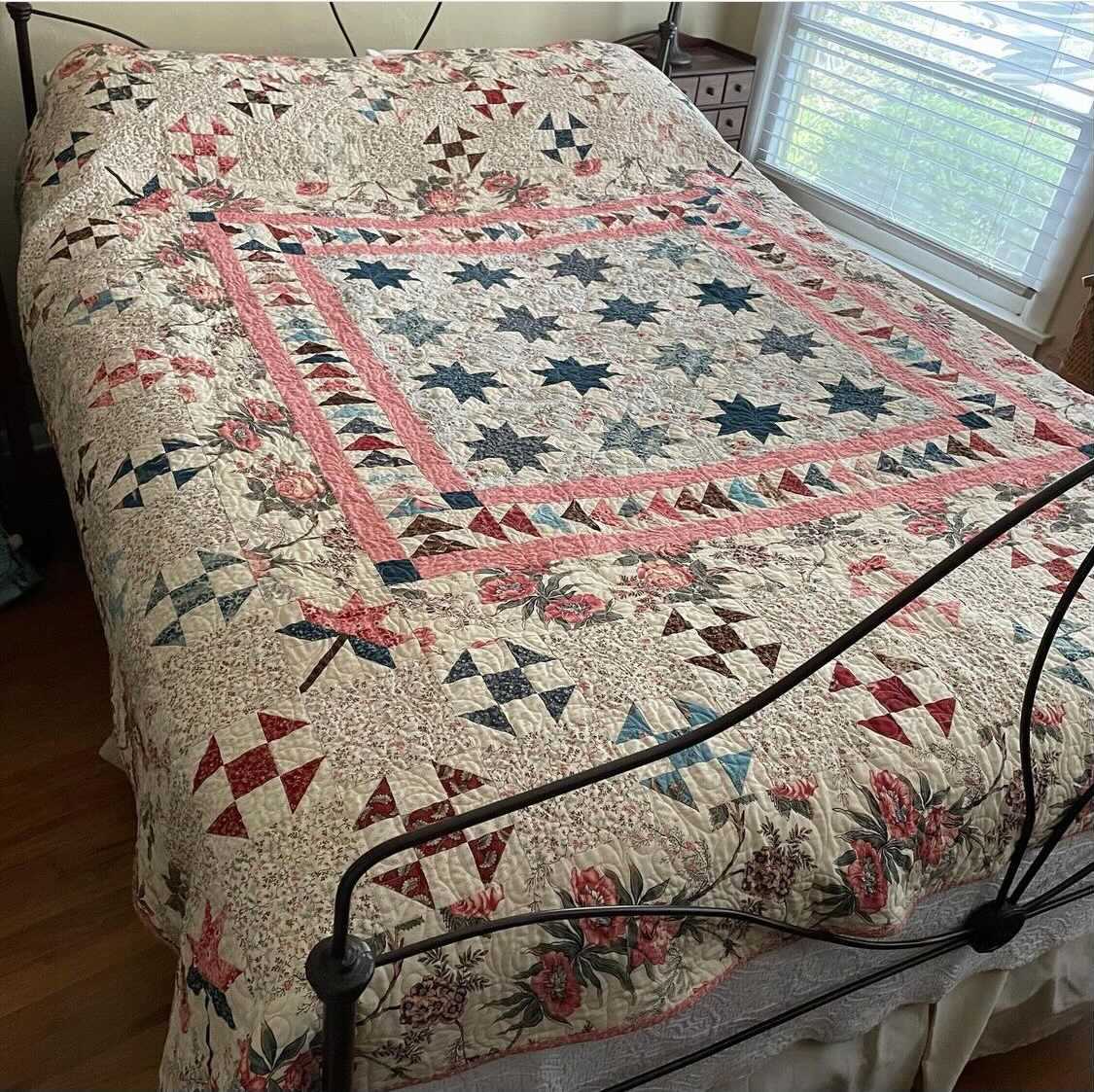 Fabric, Kate's Garden Gate by Betsy Chutchian - CHARM PACK