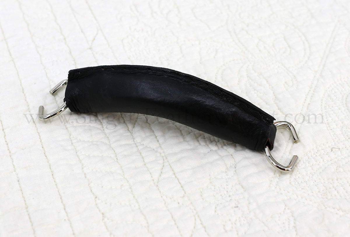 case handle with d rings