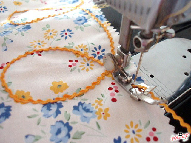 singer featherweight embroidery guide attachment