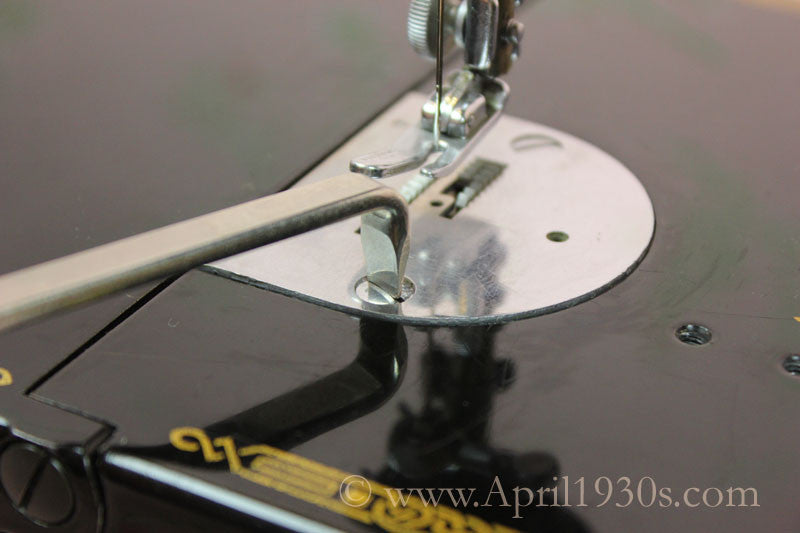 Screwdriver - Flat, Singer (Vintage Original)