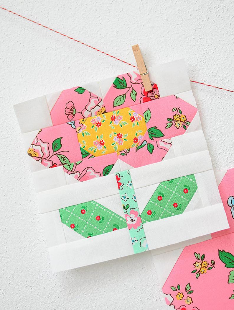 Pattern, Spring Flower Quilt Block by Ellis & Higgs (digital download)