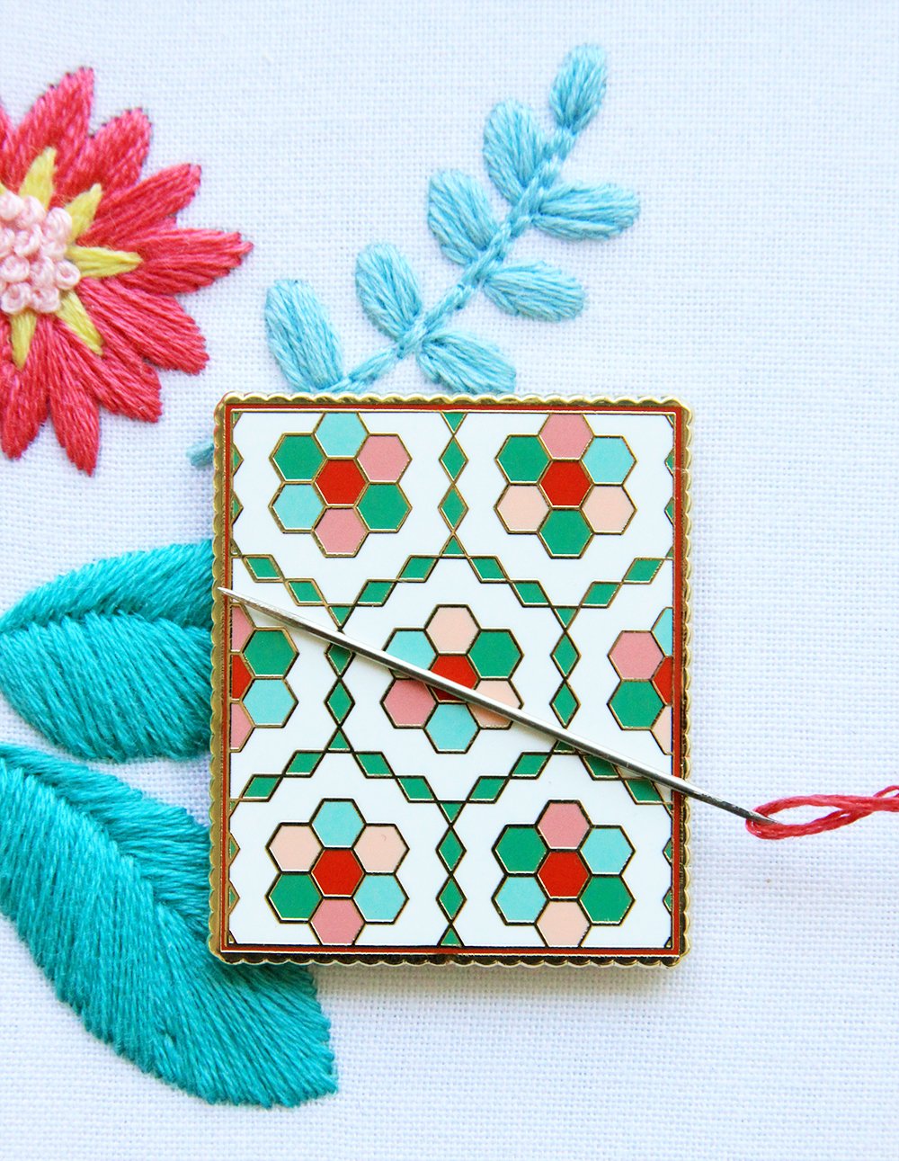 Needle Minder, VINTAGE FLOWER GARDEN QUILT by Flamingo Toes