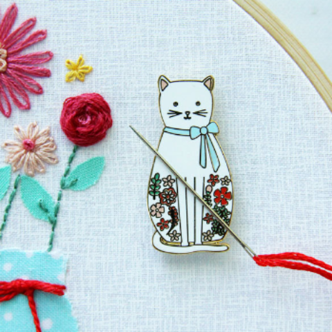 Needle Minder, WHITE CAT by Flamingo Toes
