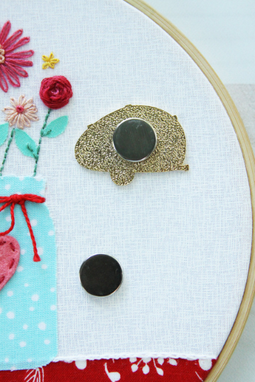 Needle Minder, VINTAGE CAMPER by Flamingo Toes