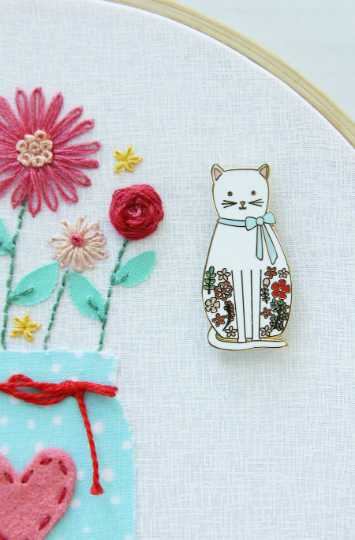 Needle Minder, WHITE CAT by Flamingo Toes