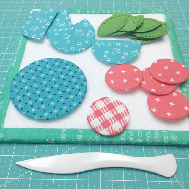 Sew Simple Shapes, BEE HAPPY by Lori Holt of Bee in My Bonnet