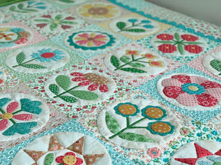Load image into Gallery viewer, Sew Simple Shapes, GRANNY&#39;S GARDEN by Lori Holt of Bee in My Bonnet