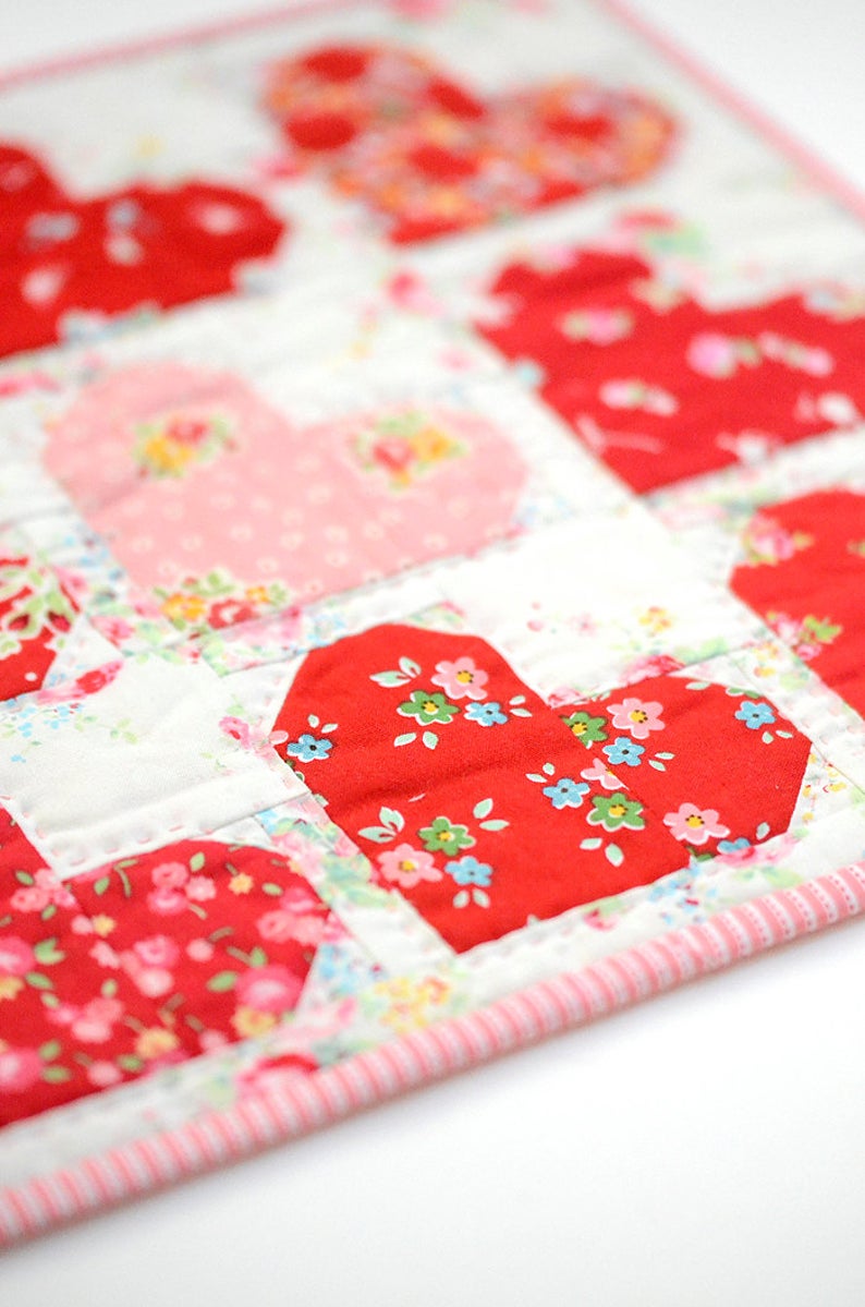 Pattern, Tiny Hearts MINI Quilt by Ellis & Higgs (digital download)