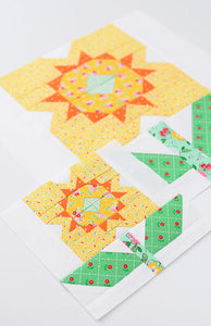 Pattern, Daffodil Flower Quilt Block by Ellis & Higgs (digital download)