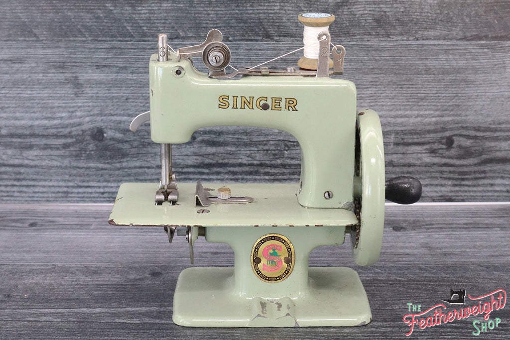 Singer Featherweight 221 & 222 Schoolhouse – Tagged attachment-tutorials–  The Singer Featherweight Shop