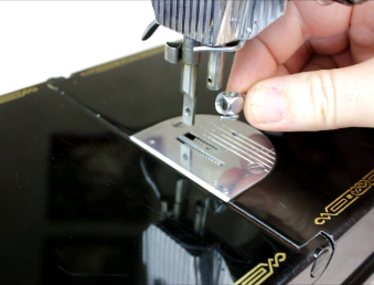 Singer Featherweight 221 Tutorial for Cleaning & Polishing