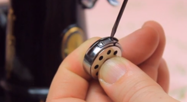 How to Adjust Tension on a Singer Featherweight