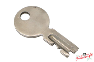 Case Key, Singer Featherweight 221 (Vintage Original)
