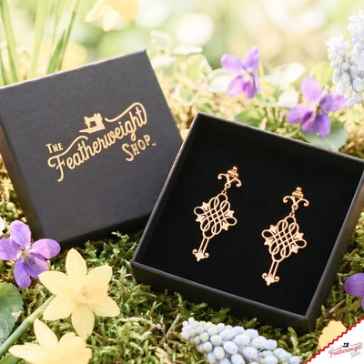 Jewelry, Singer Featherweight CELTIC KNOT Gold, EARRINGS