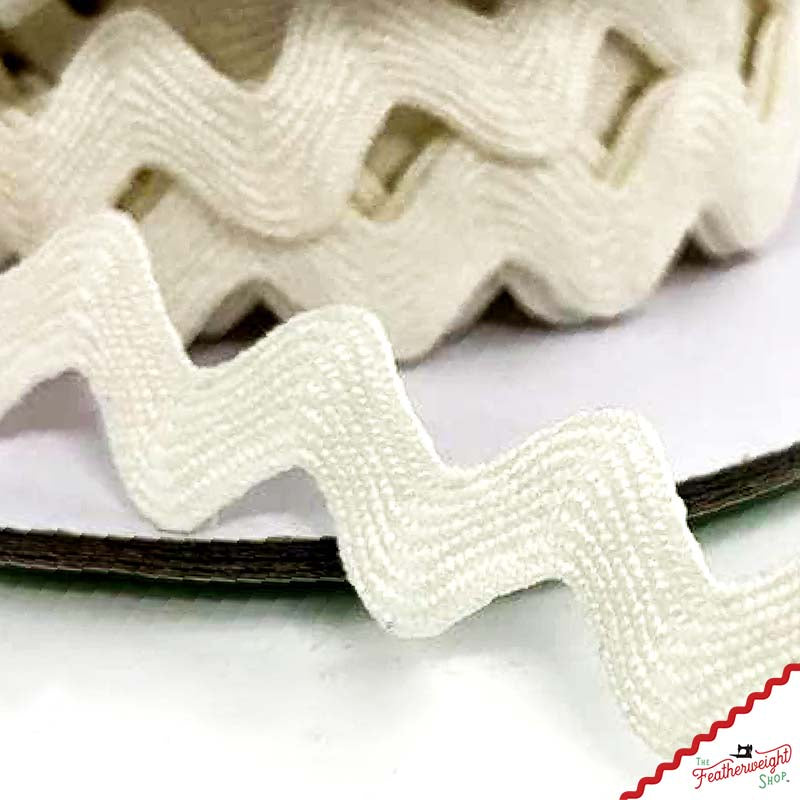 5/8" Inch White CLOUD Vintage Trim Large RIC RAC by Lori Holt (sold by the yard)