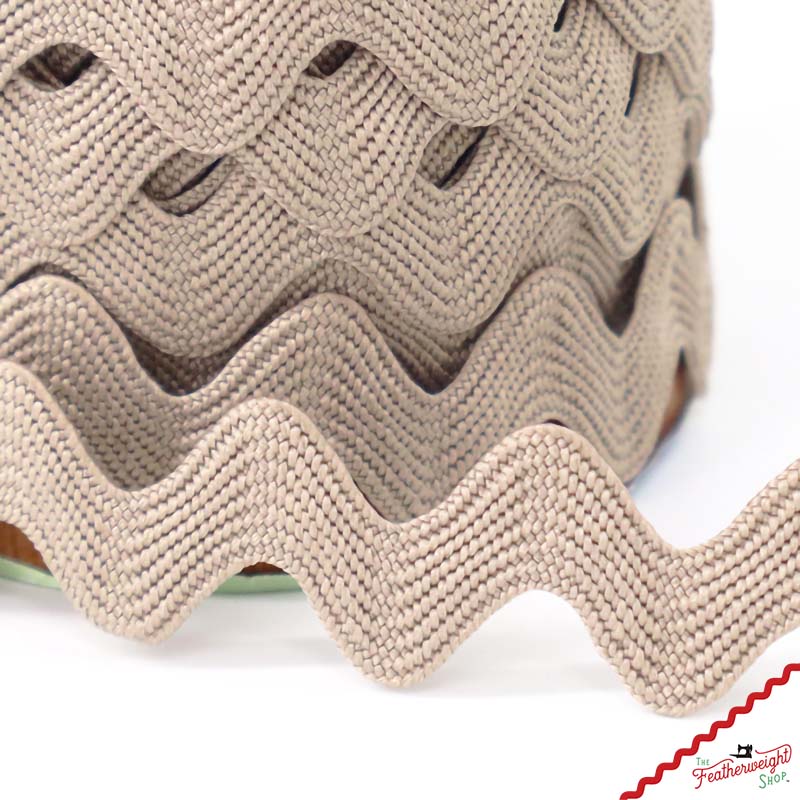 5/8" Inch PEBBLE VINTAGE TRIM Large RIC RAC by Lori Holt (by the yard)