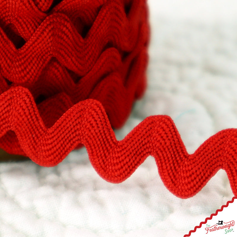 5/8" Inch RILEY RED VINTAGE TRIM Large RIC RAC by Lori Holt (by the yard)