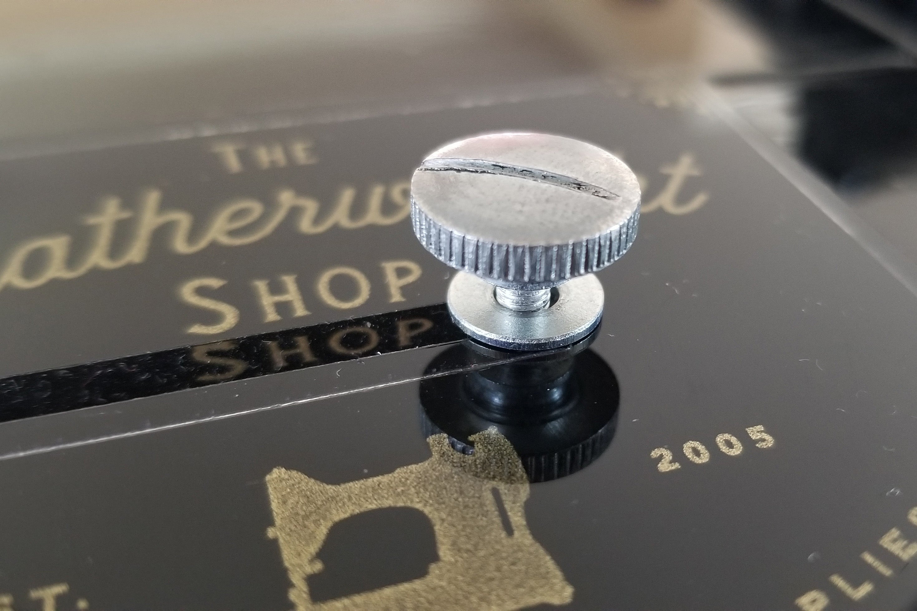 Thumb screw detail on the Seam Guide