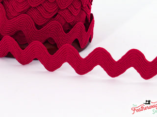 Load image into Gallery viewer, 5/8&quot; Inch SCHOOLHOUSE RED VINTAGE TRIM Large RIC RAC by Lori Holt (by the yard)