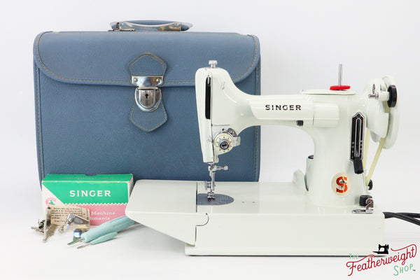 Singer Featherweight 221K Sewing Machine, WHITE EY853