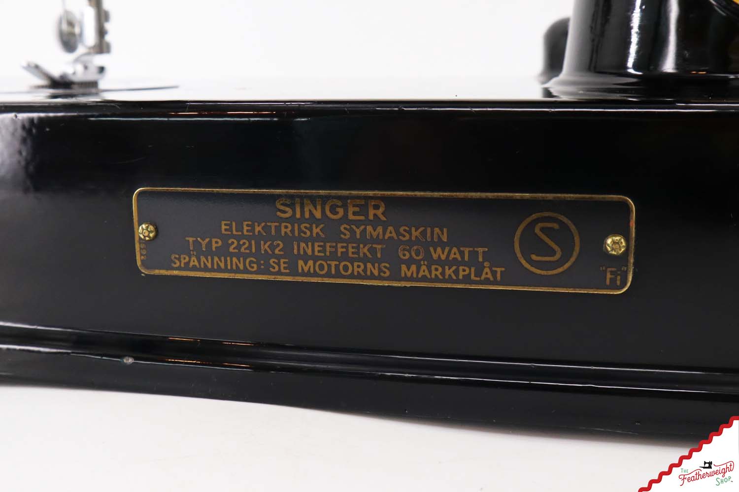 Singer Featherweight Swedish 221K Sewing Machine, EH2391**