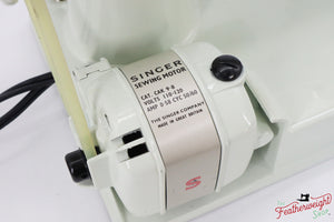 Singer Featherweight 221K Sewing Machine, WHITE EY853*** - RARE Case!