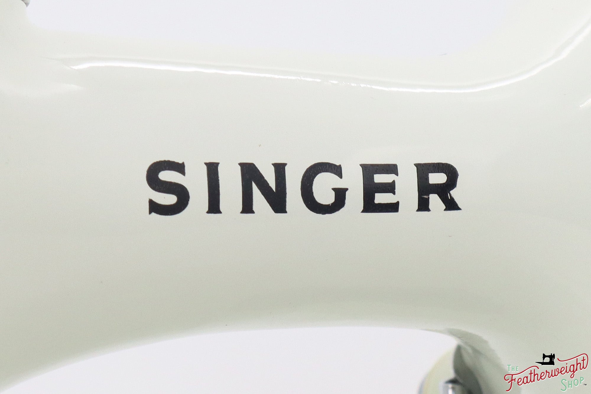 Singer Featherweight 221 Sewing Machine, WHITE - EV978***