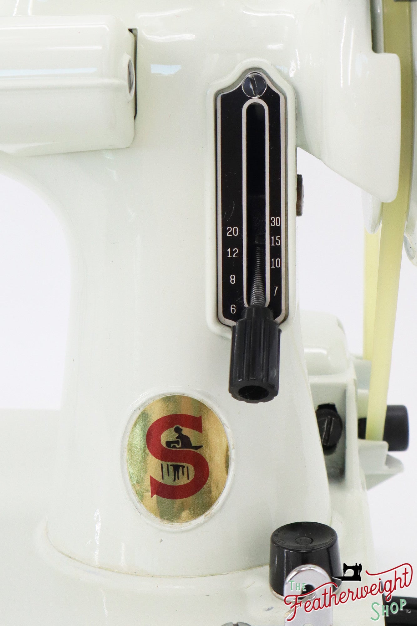 Singer Featherweight 221 Sewing Machine, WHITE - EV978***