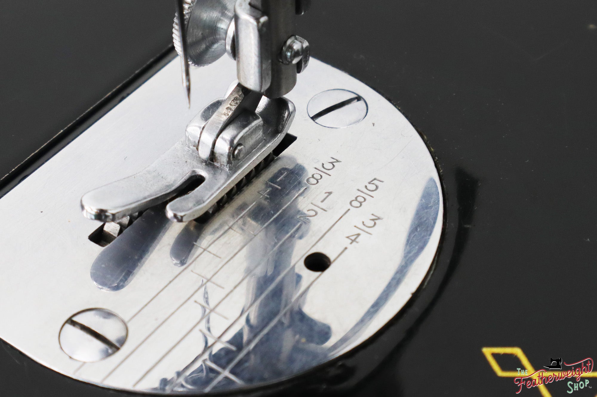Singer Featherweight 221K Sewing Machine, 1957 - EM0166