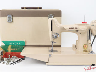 Load image into Gallery viewer, Singer Featherweight 221J Sewing Machine, Tan - JE1589**