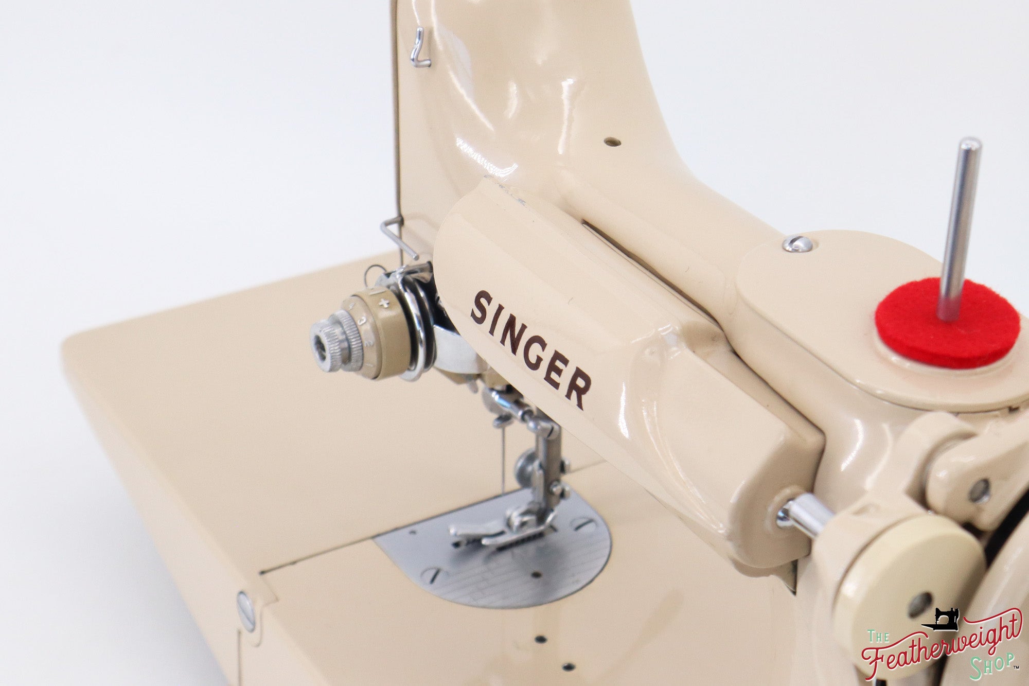 Singer Featherweight 221J Sewing Machine, Tan - JE1589**