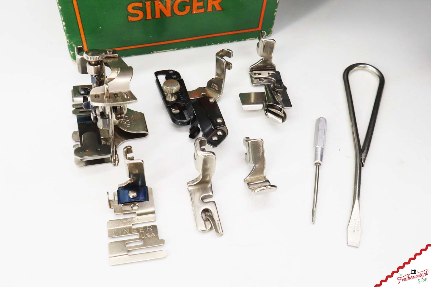 Singer Featherweight 221 Sewing Machine, AH222*** - 1947