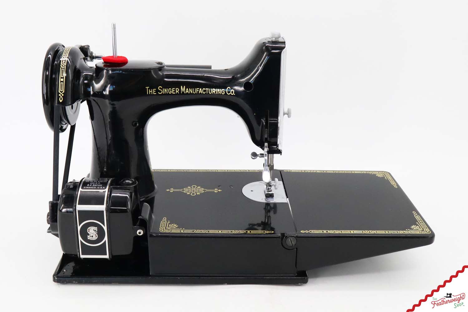 Singer Featherweight 221 Sewing Machine, AH222*** - 1947