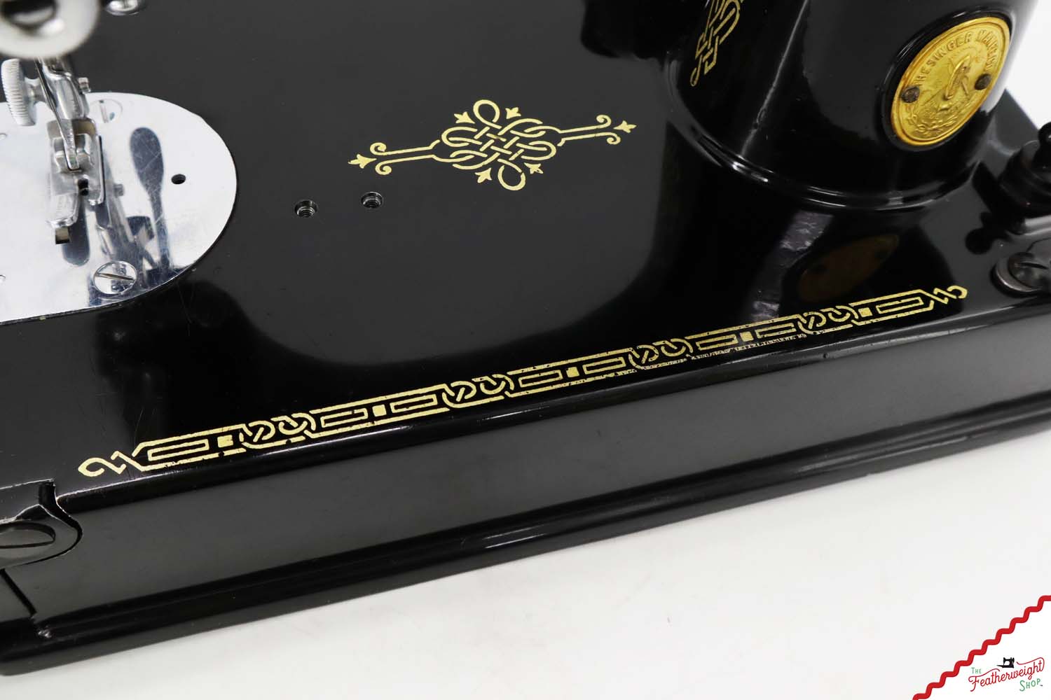 Singer Featherweight 221 Sewing Machine, AH222*** - 1947