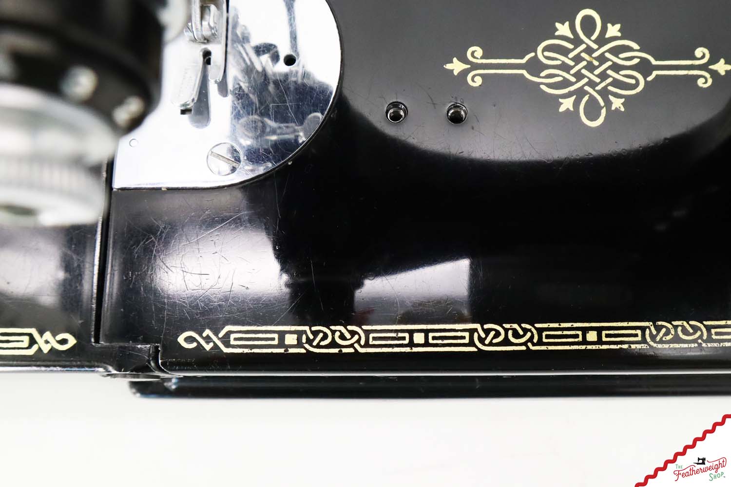 Singer Featherweight 221 Sewing Machine, AH222*** - 1947