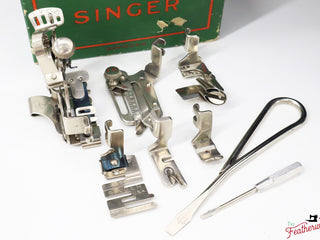 Load image into Gallery viewer, Singer Featherweight 221 Sewing Machine, &quot;First-Run&quot; 1933 AD5460**
