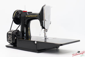 Singer Featherweight 221 Sewing Machine, "First-Run" 1933 AD5460**