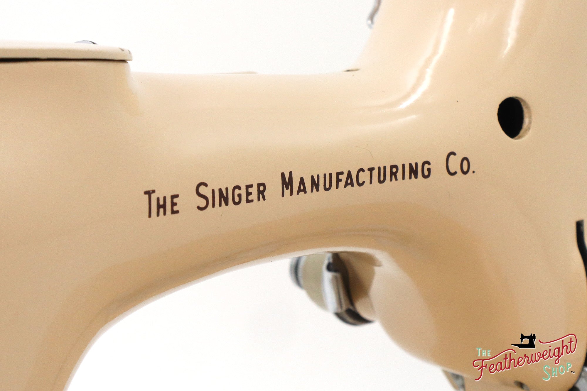 Singer Featherweight 221J Sewing Machine, Tan - JE1598**