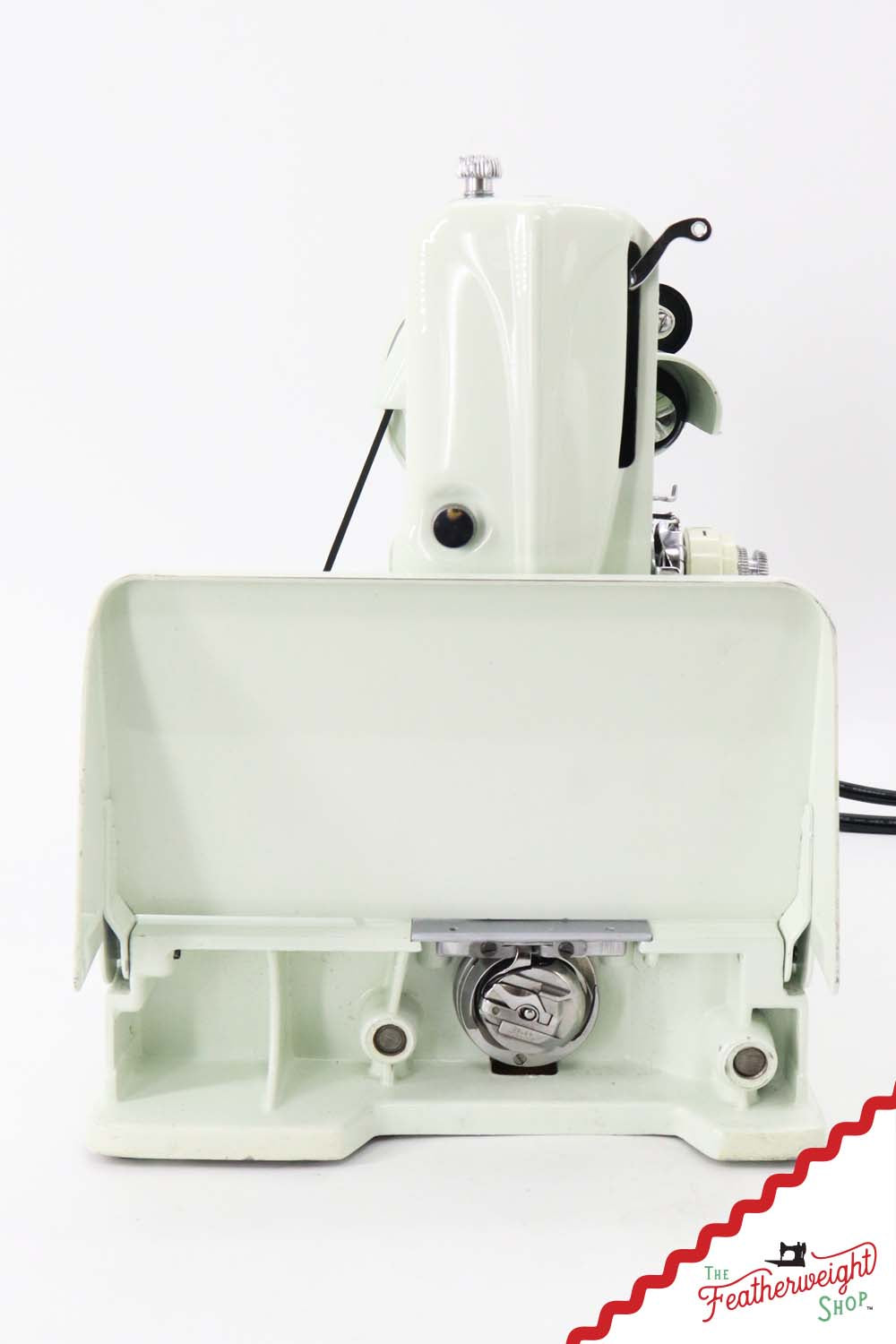 Singer Featherweight 221K Sewing Machine, WHITE - EV943***
