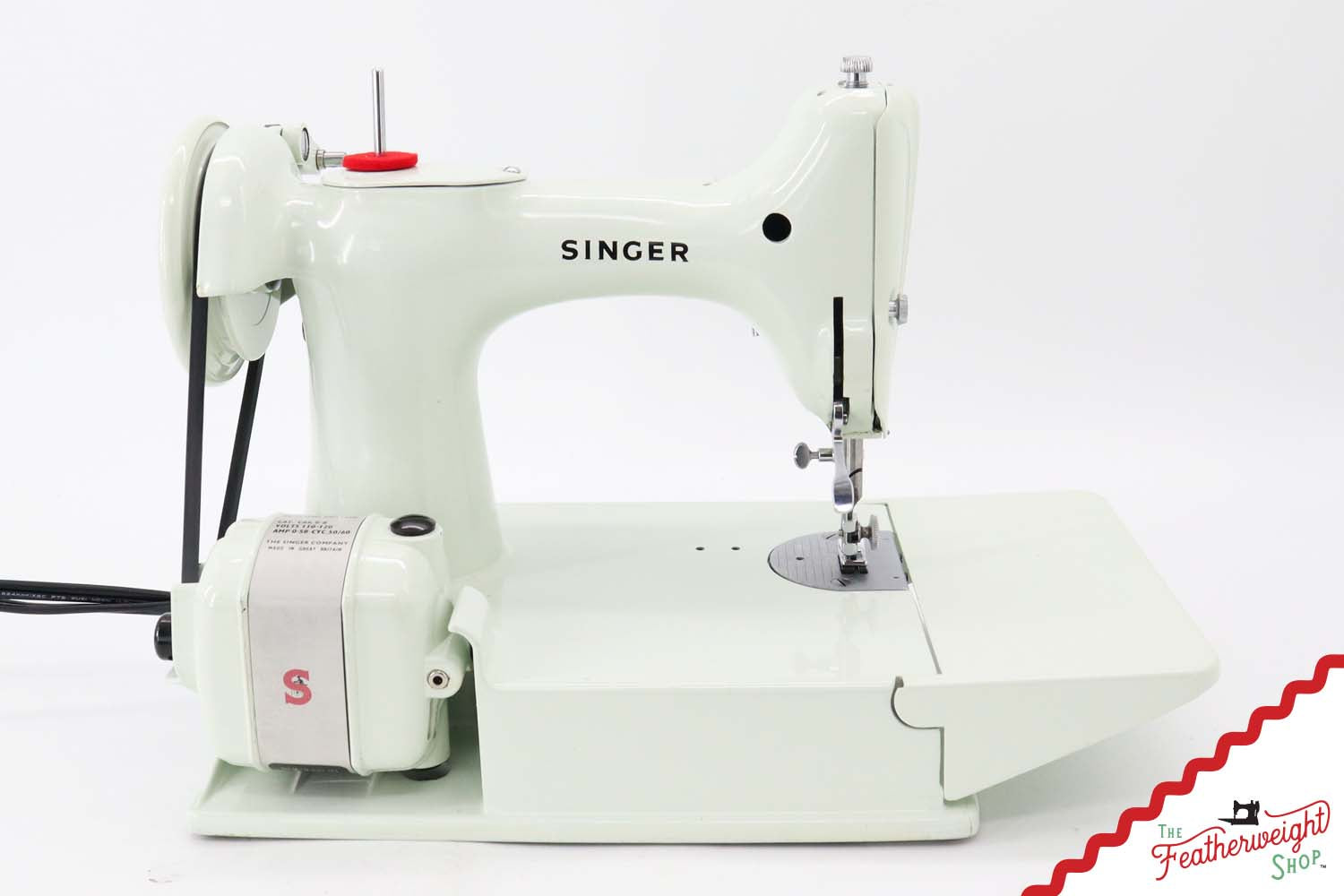 Singer Featherweight 221K Sewing Machine, WHITE - EV943***